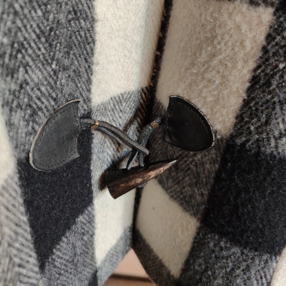 Eddie Bauer Medium plaid hooded jacket - Picture 4 of 7